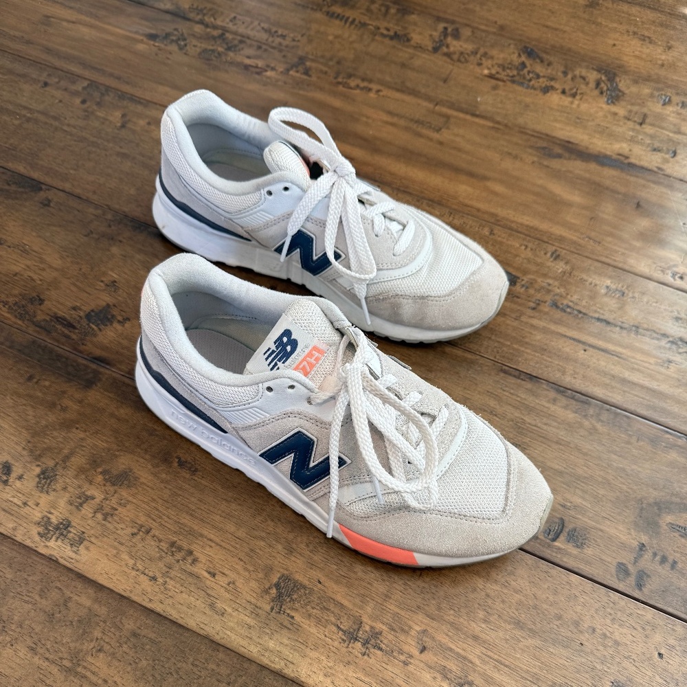 New Balance 997H Sneaker - Women’s 8